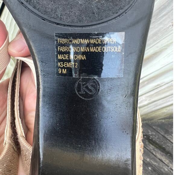 Karen Scott Women’s 9M Champagne Mule Heels Embellished Slip-On Sandals - Picture 8 of 8